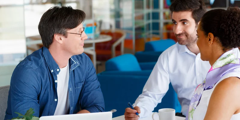 Colleagues-working-and-discussing